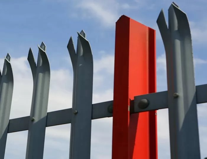 Palisade Fence thumbnail 6