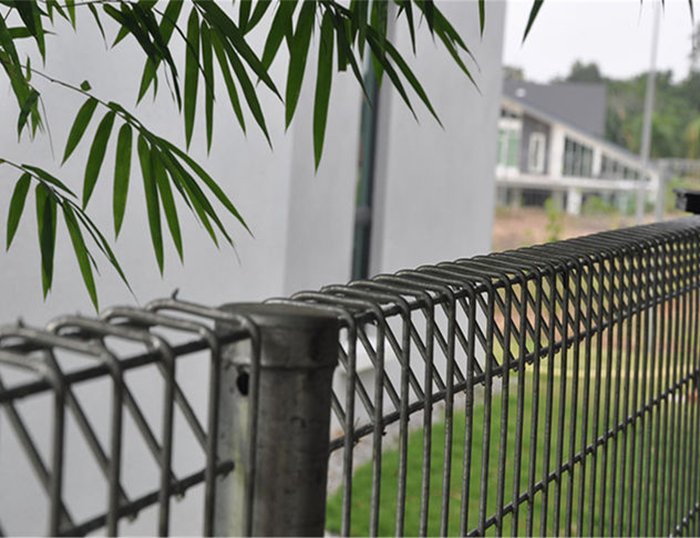 Roll Top Fence thumbnail 6